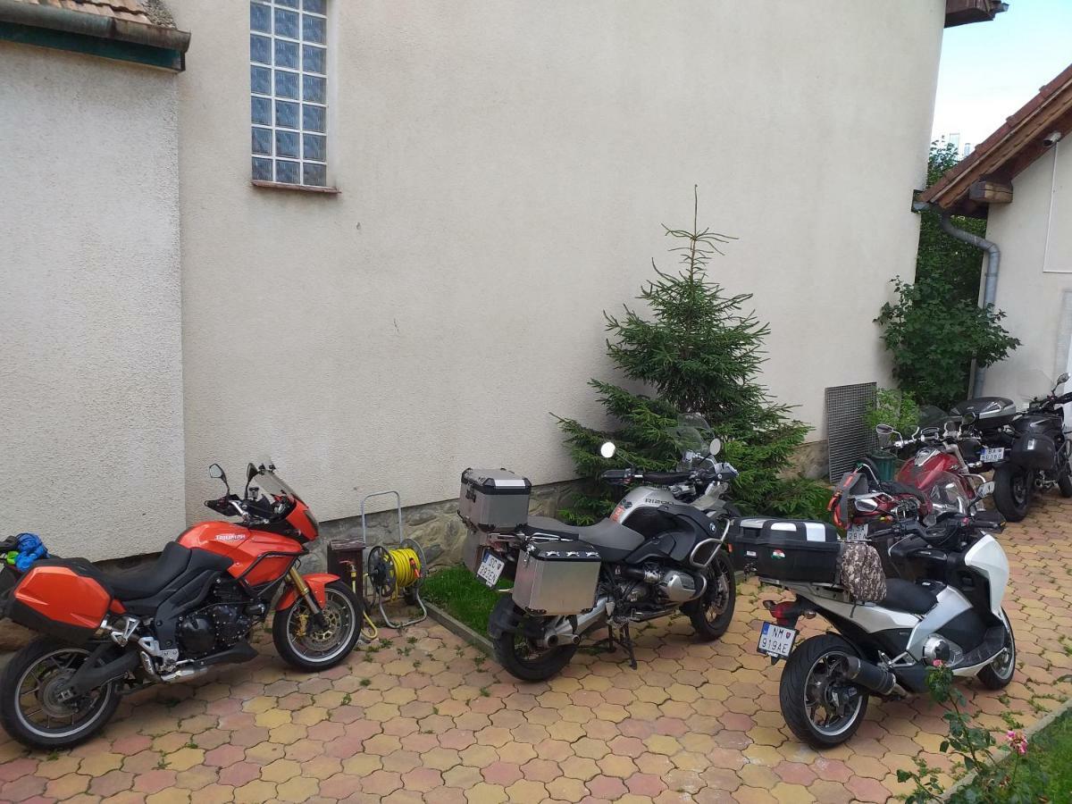 锡比乌Casa 193 Motorcycle Friends住宿加早餐旅馆 外观 照片